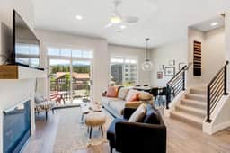 Hideaway Station Loft 5 - Image 2