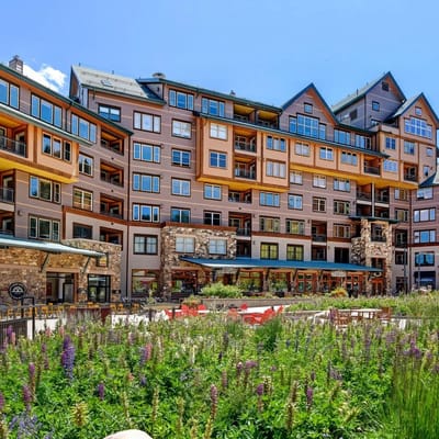 Zephyr Ski In/Out Condo 2207