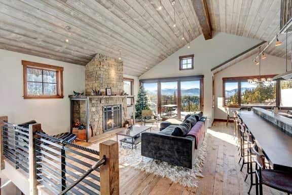 Cliff Side Mountain Chalet - Image 3
