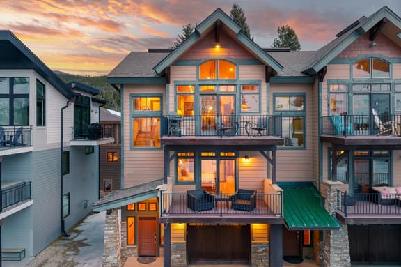 Slopeside Mountain Time Chalet 126 - Image 1