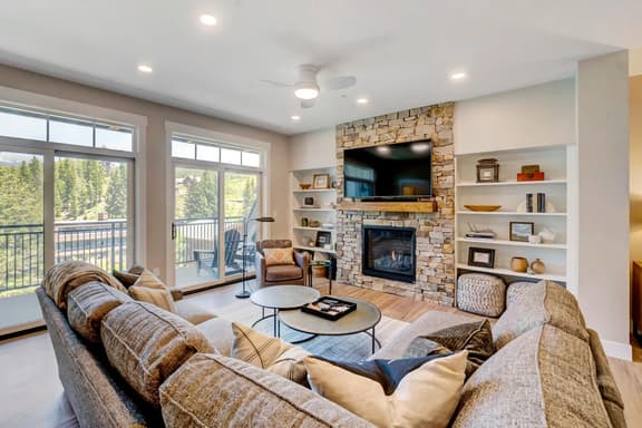 Hideaway Station Loft 305 - Image 1