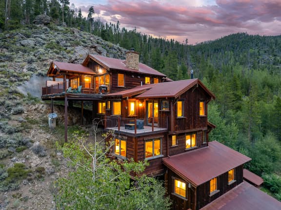 Cliff Side Mountain Chalet - Image 1