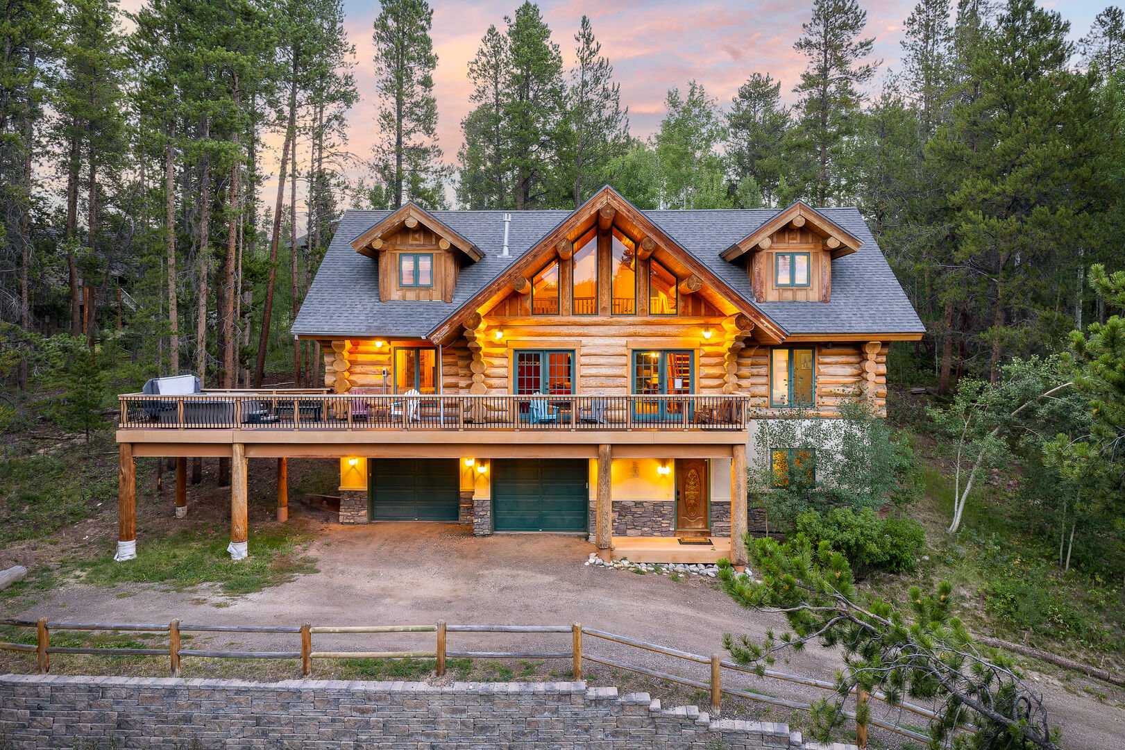 Mountain View Luxury Log Home